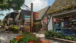 قانون غريب في هذه المدينة.. "الكعب العالي" يحتاج إلى تصريح