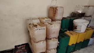 ضبط أسمدة ومخصبات زراعية خطرة داخل مصنع بير سلم بالمنوفية