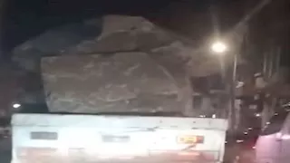  القبض على سائق تريلا محملة أحجار بدون غطاء بالإسكندرية