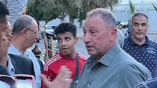محمود الخطيب يتلقى عزاء شقيقته الكبرى في قنا -فيديو وصور