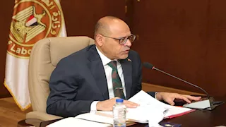 "العمل" بعد إعادة حقوق 49 عاملًا بدولة عربية: الاستجابة فورية واجبة
