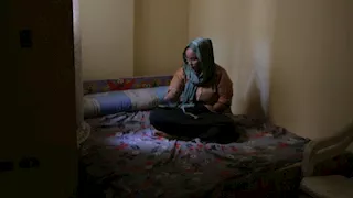 آخر من يهرب وآخر من يعود".. ما فعلته الحرب بالنساء ذوات الإعاقة بالسودان (قصة مصورة)"