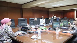 جامعة الأقصر تصرف مكافآت للعاملين وتعزز التعاون الدولي (صور)