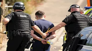 الشرطة البريطانية تكشف هوية المتهم في حادث دهس جماهير ليفربول