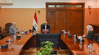 وزير الري يطلق رؤية للاستفادة الاقتصادية من ورد النيل