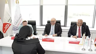 وزير العمل يشارك في المقابلات الشخصية لبرنامج "المرأة تقود للتنفيذيات"