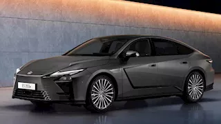 لمحبي السيارات الفاخرة.. لكزس تطلق أيقونتها ES موديل 2026 