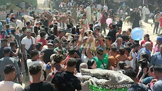 فوق جبل الطير.. مسلمون ومسيحيون يحتفلون بمولد العذراء في يومه الختامي بالمنيا- فيديو وصور