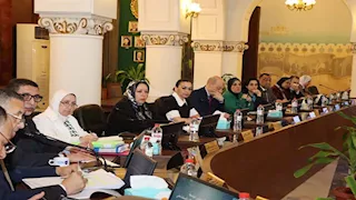 رئيس جامعة الإسكندرية: تصحيح أوراق الإجابة فور انتهاء كل امتحان - صور