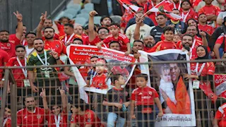 "الجميع يعيش الوهم".. رسالة قوية من جماهير الأهلي خلال مباراة الفريق فاركو