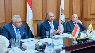 نائب وزير الإسكان يترأس اجتماعًا موسعًا لتحديث أكواد مياه الشرب والصرف