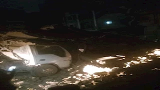 انهيار منزلين قديمين بملوي وقوات الأمن تفرض كردونًا -صور