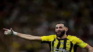 "جمع الثنائية".. بنزيما يقود اتحاد جدة للتتويج بكأس الملك على حساب القادسية