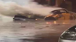 هروب جماعي واحتراق تاكسي.. ماذا فعلت الأمطار بكورنيش الإسكندرية؟- فيديو وصور