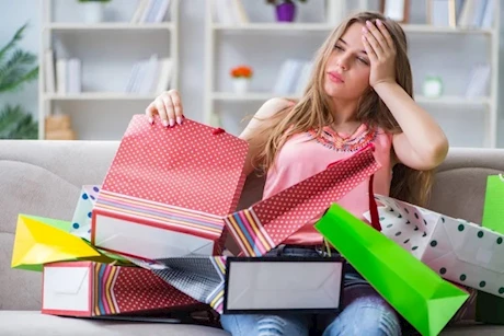 الاكتئاب والتسوق- ما العلاقة بينهما؟ "فيديوجرافيك"