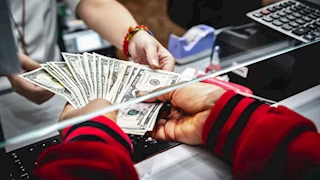 حتى 24 قرشا.. سعر الدولار يتراجع أمام الجنيه في 10 بنوك خلال أسبوع