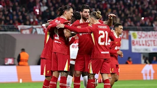 سلوت ينقذ موسم كييزا ويمنحه ميدالية الدوري الإنجليزي.. ما القصة؟