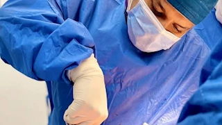 فريق طبي بجامعة أسيوط ينجح في استئصال ورم خبيث بالمريء لمريض من غزة