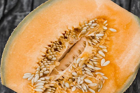 ماذا يحدث لجسمك عند تناول بذور الشمام؟
