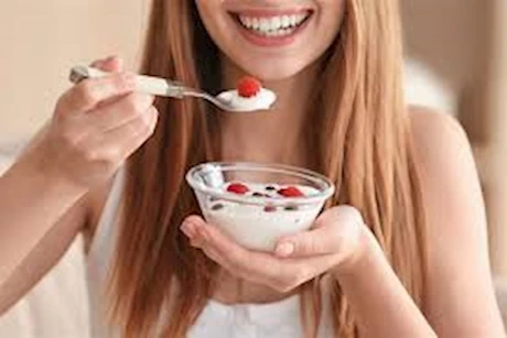5 أسباب تدفعك لتناول الزبادي في الطقس الحار