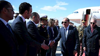 الموقع الرئاسي ينشر فيديو مغادرة الرئيس السيسي أثينا
