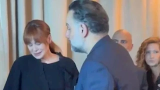بالصور- انهيار كارول سماحة في عزاء زوجها بـ لبنان 