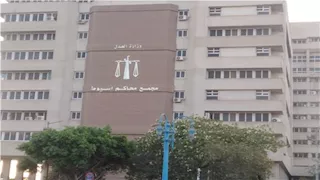 "سيد العفريت" أمام الجنايات بتهمة قتل لواء وزوجته وحرق منزلهما بأسيوط