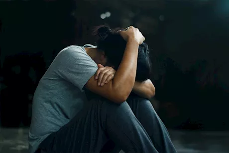 ماذا يحدث لجسمك عند كتم المشاعر؟ "فيديوجرافيك"