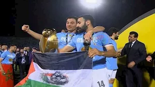 علم فلسطين يحضر في احتفالات نهائي دوري أبطال أفريقيا
