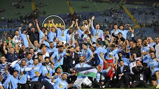 "قميص أحمر".. بيراميدز يثير الجدل بعد الفوز بدوري أبطال أفريقيا