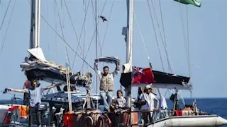 رغم ترحيل جريتا ثونبرج..  8 نشطاء رفضوا التوقيع على وثائق الترحيل الطوعي من إسرائيل 