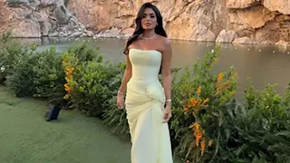 أسماء جلال تشارك صورًا من زفاف أمينة خليل في اليونان