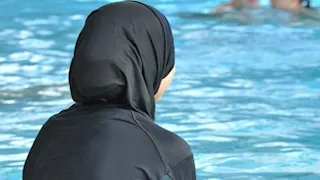 منها ارتداء النساء للملابس المحتشمة.. سوريا تفرض ضوابط جديدة على اللباس في الشواطئ