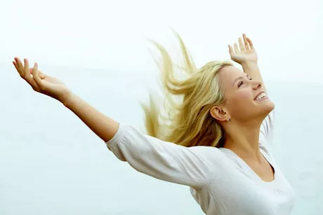 5 عادات بسيطة تساعد العقل على زيادة الشعور بالسعادة