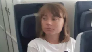 وسط استقبال بأعلام فلسطين.. الناشطة السويدية جريتا ثونبرج تصل السويد 