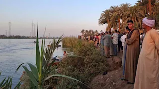 "عيالي".. صرخة أم غرقت بحثًا عن أطفالها في نيل أسيوط (فيديو) 