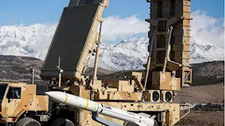 الدفاعات الجوية الإيرانية تُسقط مقاتلتين إسرائيليتين وتأسر طياراً