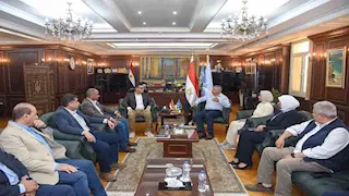 وزير الإسكان يجتمع بمحافظ الإسكندرية في مستهل جولة بعروس المتوسط