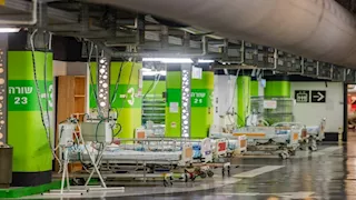 استعدادا لضربات إيرانية جديدة.. نقل المرضى الإسرائيليين إلى مناطق تحت الأرض