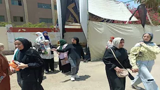 سعادة بين طلاب الثانوية العامة فى القليوبية بأول أيام الامتحانات