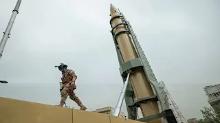 إيران تعلن استخدامها صاروخ "عماد" في هجومها على حيفا وتل أبيب- صور