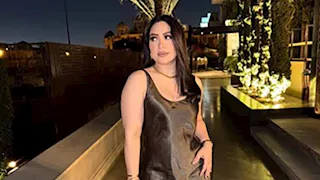 بـ"فستان جريء".. أحدث ظهور لـ بوسي والجمهور يغازلها (صور)