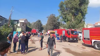 محافظ الدقهلية يوجّه بسرعة احتواء حريق قاعتي أفراح ميت خميس (صور)