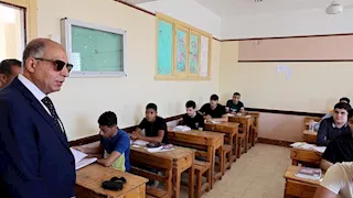 "أنتو متحولين للتحقيق".. "هيش محروق" في مدرسة يثير غضب محافظ المنيا