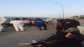 8 مصابين في تصادم ميني باص مع ميكروباص أعلى محور الضبعة