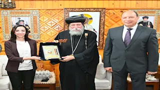 جاكلين عازر تهنئ الأنبا إيلاريون بمناسبة تجليسه أسقفا لإيبارشية البحيرة