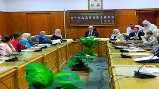 رئيس جامعة عين شمس يترأس اجتماع مجلس الألسن.. تعرف على القرارات 