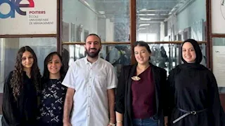 5 طلاب بتجارة عين شمس يحصدون منحة التميز الفرنسية المرموقة "Bourse Eiffel"