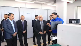 محافظ الأقصر يستقبل وفد البنك الزراعي لبحث تمويل عدد من المشروعات