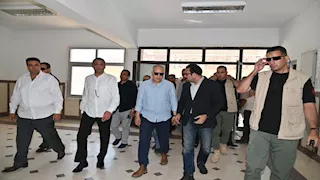 وزير الري يتفقد محطة مياه شرب السويس